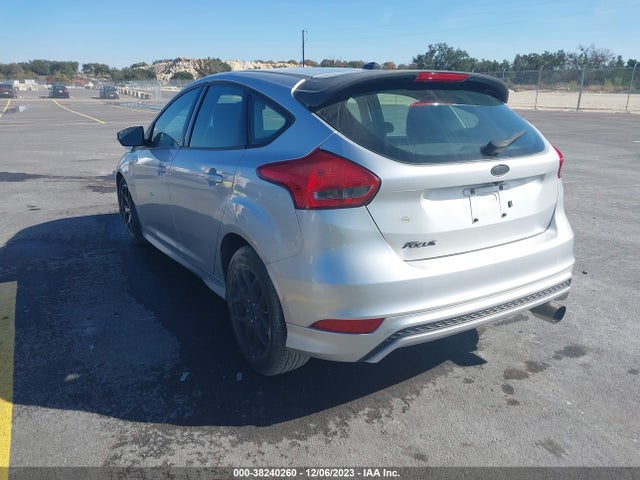 2015 FORD FOCUS SE VIN: 1FADP3K23FL248320