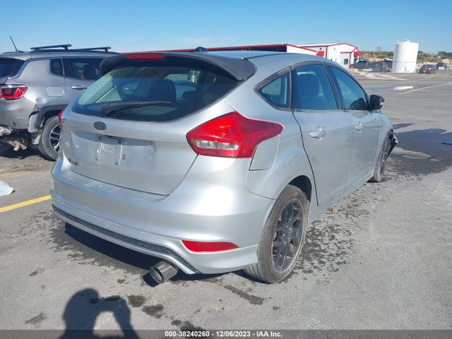Ford FOCUS SE 2015 1FADP3K23FL248320 Image 4