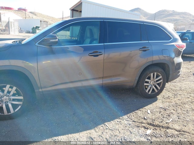 2015 TOYOTA HIGHLANDER LE V6 VIN: 5TDZKRFH9FS073019
