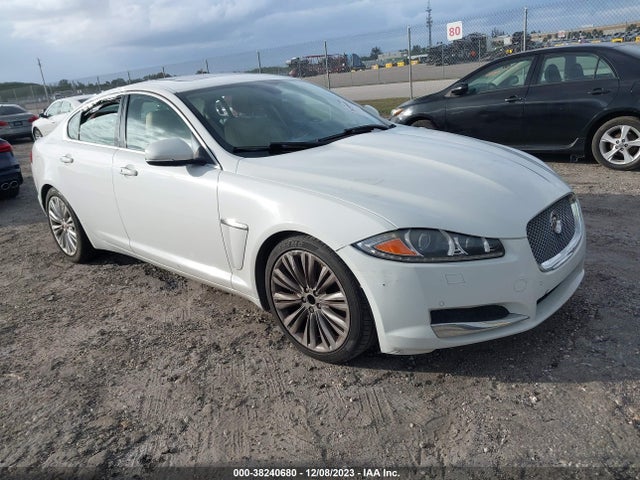 2015 JAGUAR XF SAJWA0FS6FPU64461 Photo 0
