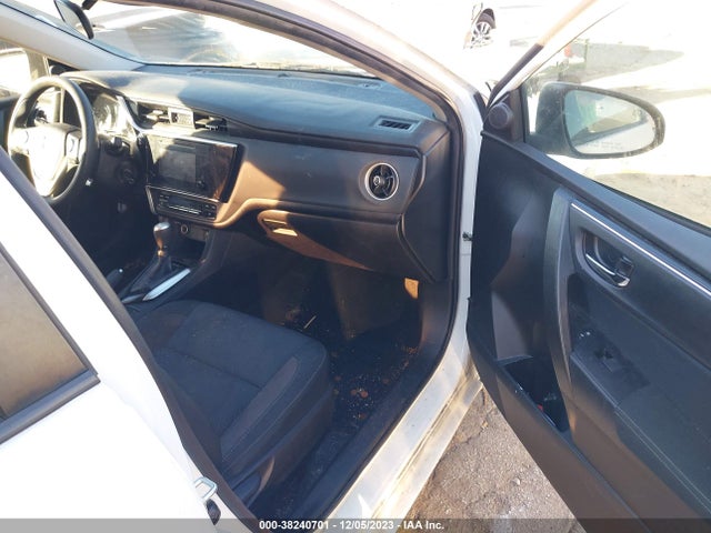 2018 TOYOTA COROLLA LE VIN: 2T1BURHE8JC975998