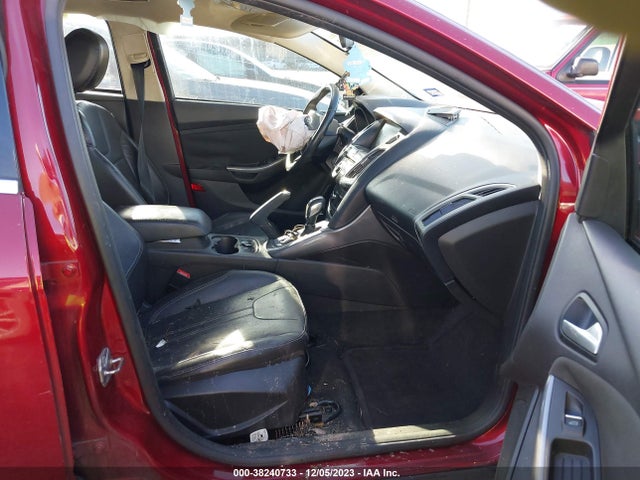 Ford Focus Titanium 2014 1FADP3J24EL362469 Image 5
