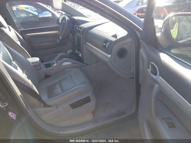 2004 PORSCHE CAYENNE WP1AC29PX4LA90302 Photo 4