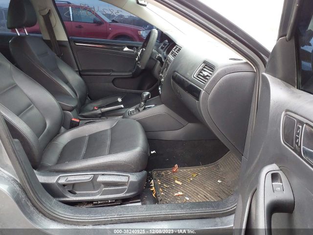3VWL07AJ2GM232861 Volkswagen Jetta 1.8t Sel