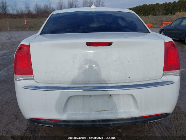 Chrysler 300 Limited Awd 2018 2C3CCAKG9JH268731 Image 16