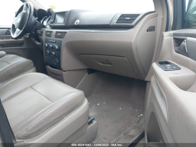 2011 VOLKSWAGEN ROUTAN SE VIN: 2V4RW3DG0BR766534