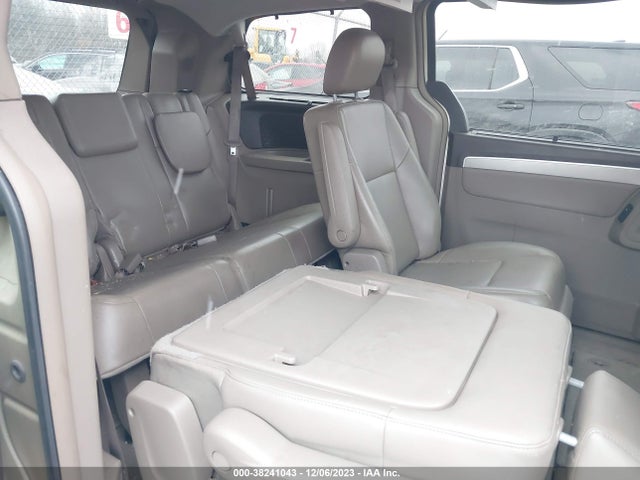 2011 VOLKSWAGEN ROUTAN SE VIN: 2V4RW3DG0BR766534