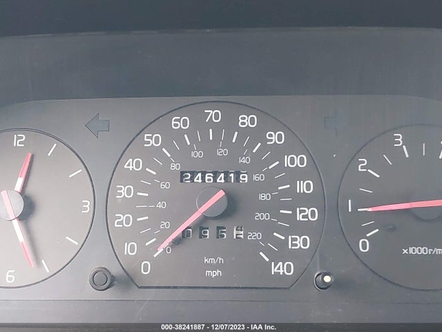 1993 VOLVO 940 VIN: YV1JS8837P1112580