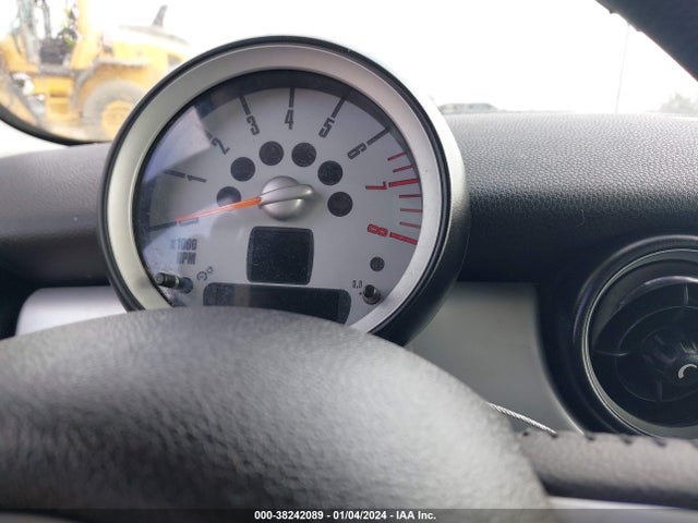 2009 MINI COOPER WMWMF33599TU74420 Photo 6