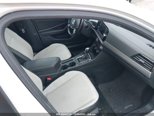 3VWC57BU6KM107896 Volkswagen JETTA