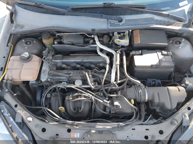 2004 FORD FOCUS LX VIN: 1FAFP33Z44W126405