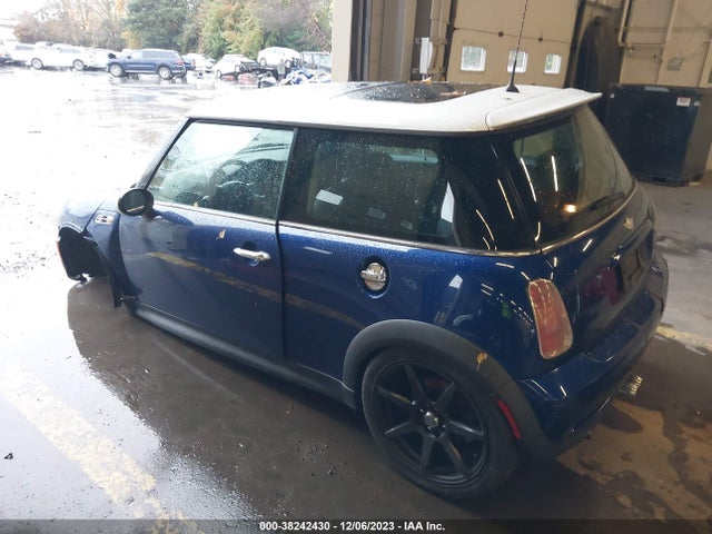 2004 MINI COOPER S WMWRE33464TD77459 Photo 2