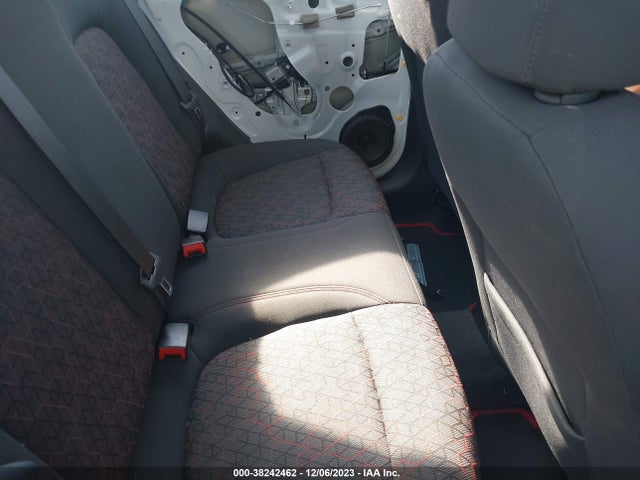Chevrolet Sonic Lt Auto 2018 1G1JD5SH3J4108687 Image 8