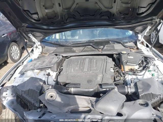 2016 JAGUAR XJ SAJWA1C71G8V95251 Photo 9