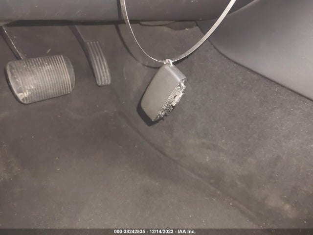 2016 JAGUAR XJ SAJWA1C71G8V95251 Photo 10