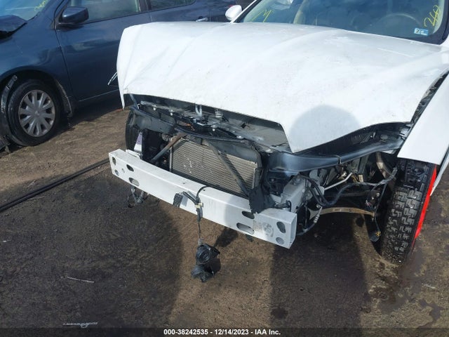 2016 JAGUAR XJ SAJWA1C71G8V95251 Photo 5