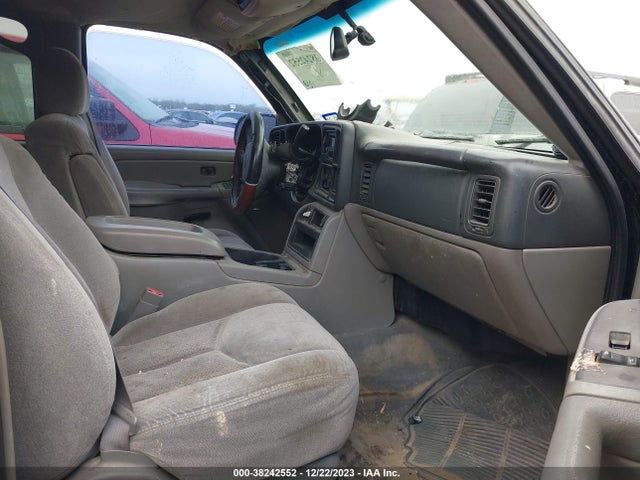 2004 CHEVROLET SUBURBAN 3GNEC16Z94G201249 Photo 4