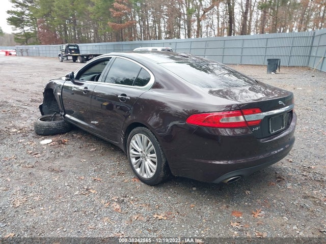 2012 JAGUAR XF SAJWA0HB5CLS59195 Photo 2