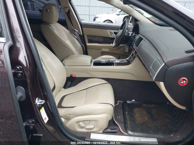 2012 JAGUAR XF SAJWA0HB5CLS59195 Photo 4