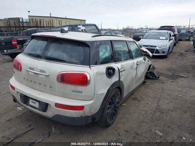2017 MINI CLUBMAN WMWLN5C57H2E32779 Photo 3