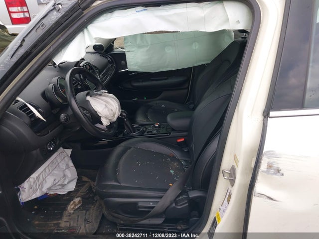 2017 MINI CLUBMAN WMWLN5C57H2E32779 Photo 4