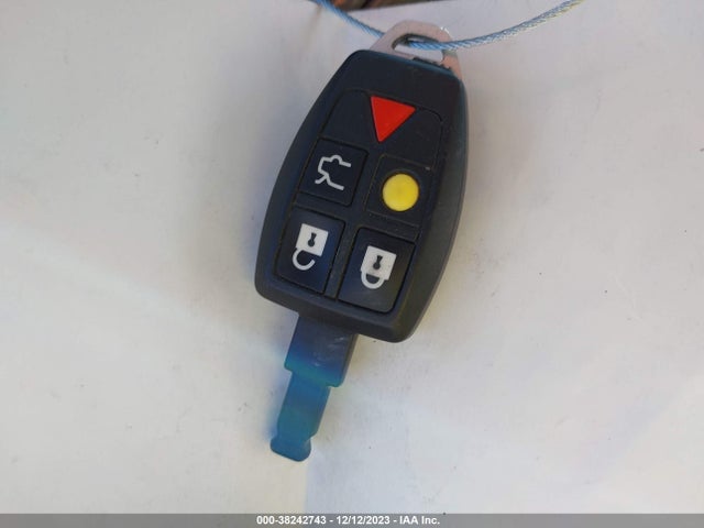 2007 VOLVO C70 T5 VIN: YV1MC68257J024326