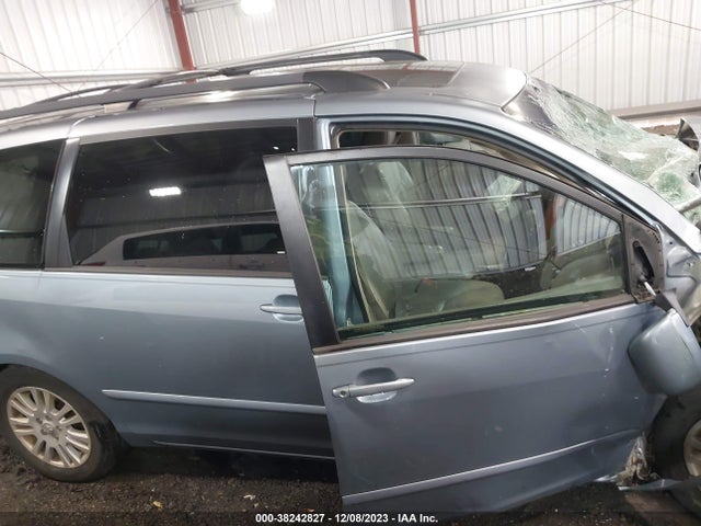 2010 TOYOTA SIENNA XLE VIN: 5TDYK4CCXAS290014