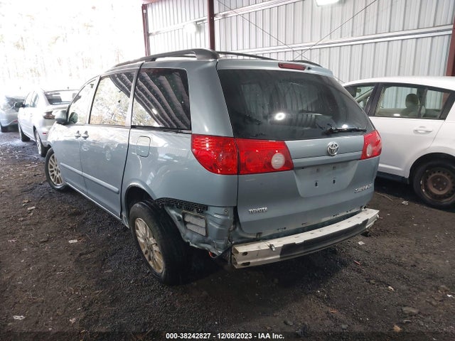2010 TOYOTA SIENNA XLE VIN: 5TDYK4CCXAS290014