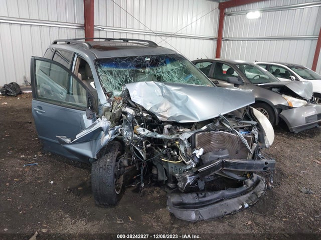 2010 TOYOTA SIENNA XLE VIN: 5TDYK4CCXAS290014