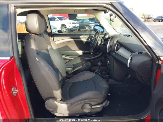 2012 MINI COOPER CLUBMAN WMWZF3C57CT190541 Photo 4
