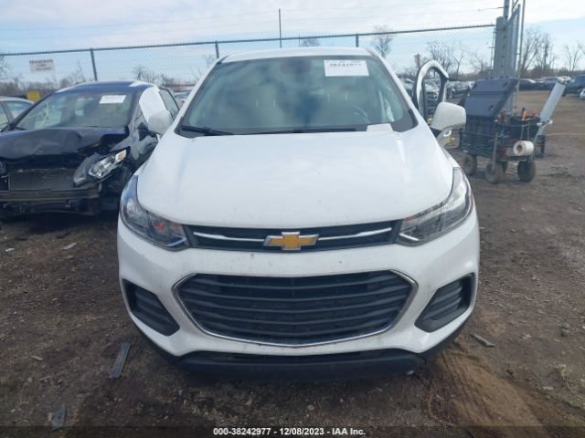 KL7CJKSB8LB085048 Chevrolet Trax Fwd Ls