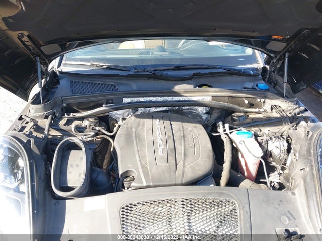 2018 PORSCHE MACAN WP1AA2A57JLB02353 Photo 9