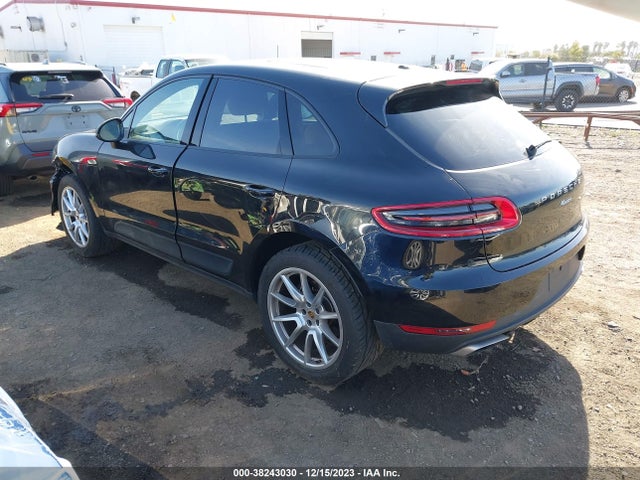 2018 PORSCHE MACAN WP1AA2A57JLB02353 Photo 2