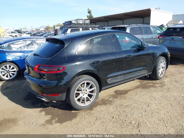 2018 PORSCHE MACAN WP1AA2A57JLB02353 Photo 3