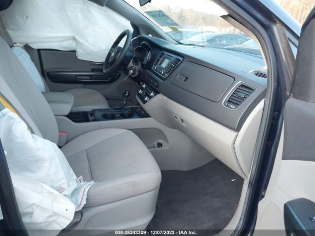 KNDMB5C15G6161500 KIA SEDONA LX