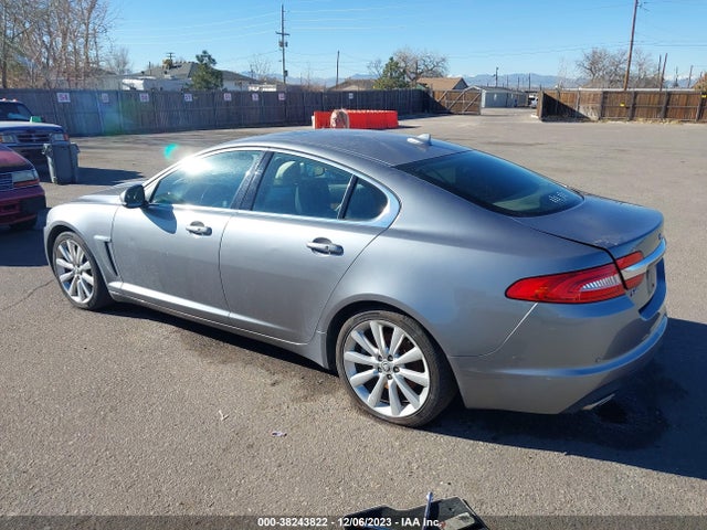 2013 JAGUAR XF SAJWJ0EF2D8S92408 Photo 2