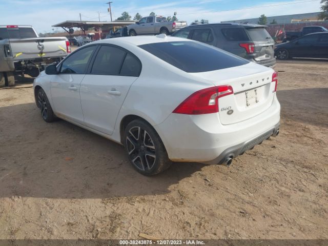 2018 VOLVO S60 YV126MFL5J2456866 Photo 2
