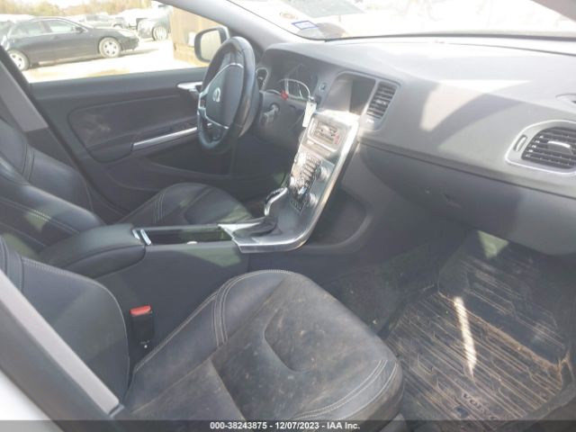 2018 VOLVO S60 YV126MFL5J2456866 Photo 4