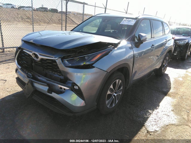 Toyota Highlander Xle 2022 5TDGZRAH8NS108822 Image 2