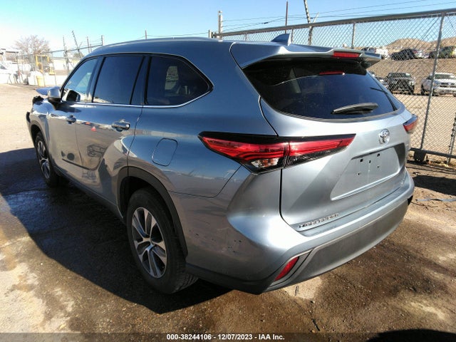 Toyota Highlander Xle 2022 5TDGZRAH8NS108822 Image 3