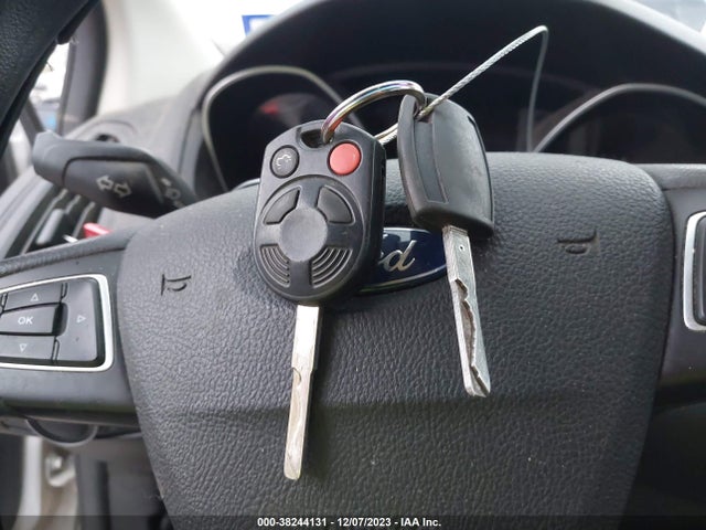 Ford FOCUS S 2015 1FADP3E24FL313770 Image 11