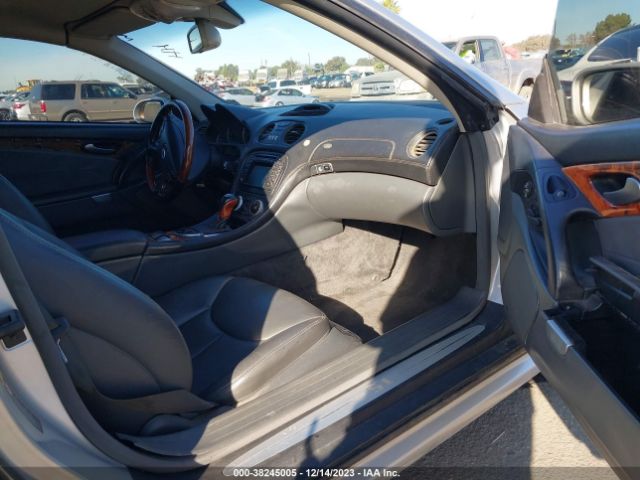2003 MERCEDES-BENZ SL-CLASS WDBSK75F03F023044 Photo 4