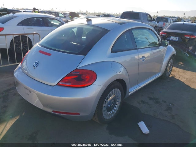 2013 VOLKSWAGEN BEETLE 2.5L VIN: 3VWJP7AT9DM677551