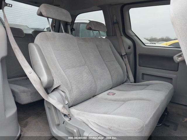 2005 FORD FREESTAR SE VIN: 2FMDA51605BA52115