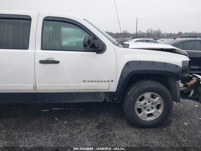 2008 CHEVROLET SILVERADO 1500 LT1 VIN: 2GCEK133681329863