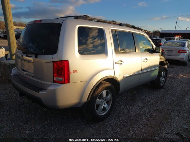 2011 HONDA PILOT EX VIN: 5FNYF4H49BB055065