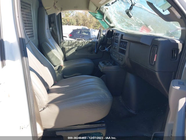 Chevrolet Express 2500 Work Van 2019 1GCWGAFG1K1148753 Image 5
