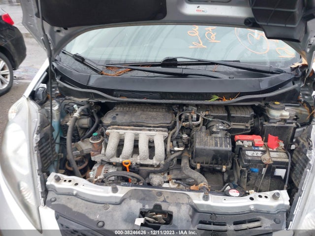 2013 HONDA FIT VIN: JHMGE8G32DC052151
