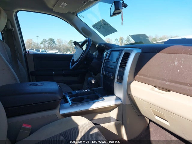 2011 RAM RAM 1500 SLT VIN: 1D7RB1CT4BS526805