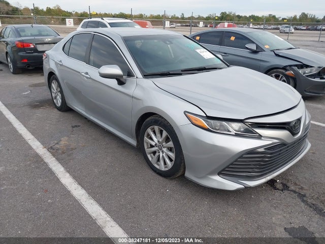 Toyota CAMRY LE 2019 4T1B11HK1KU720237 zdjęcie główne